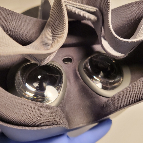 Oculus Go Standalone VR Headset
I had to buy the controller separately (Added) - Picture 10 of 11